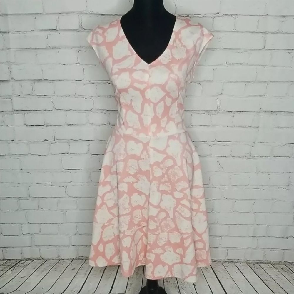 Bar III Women's Floral-Print Orange and White VNec